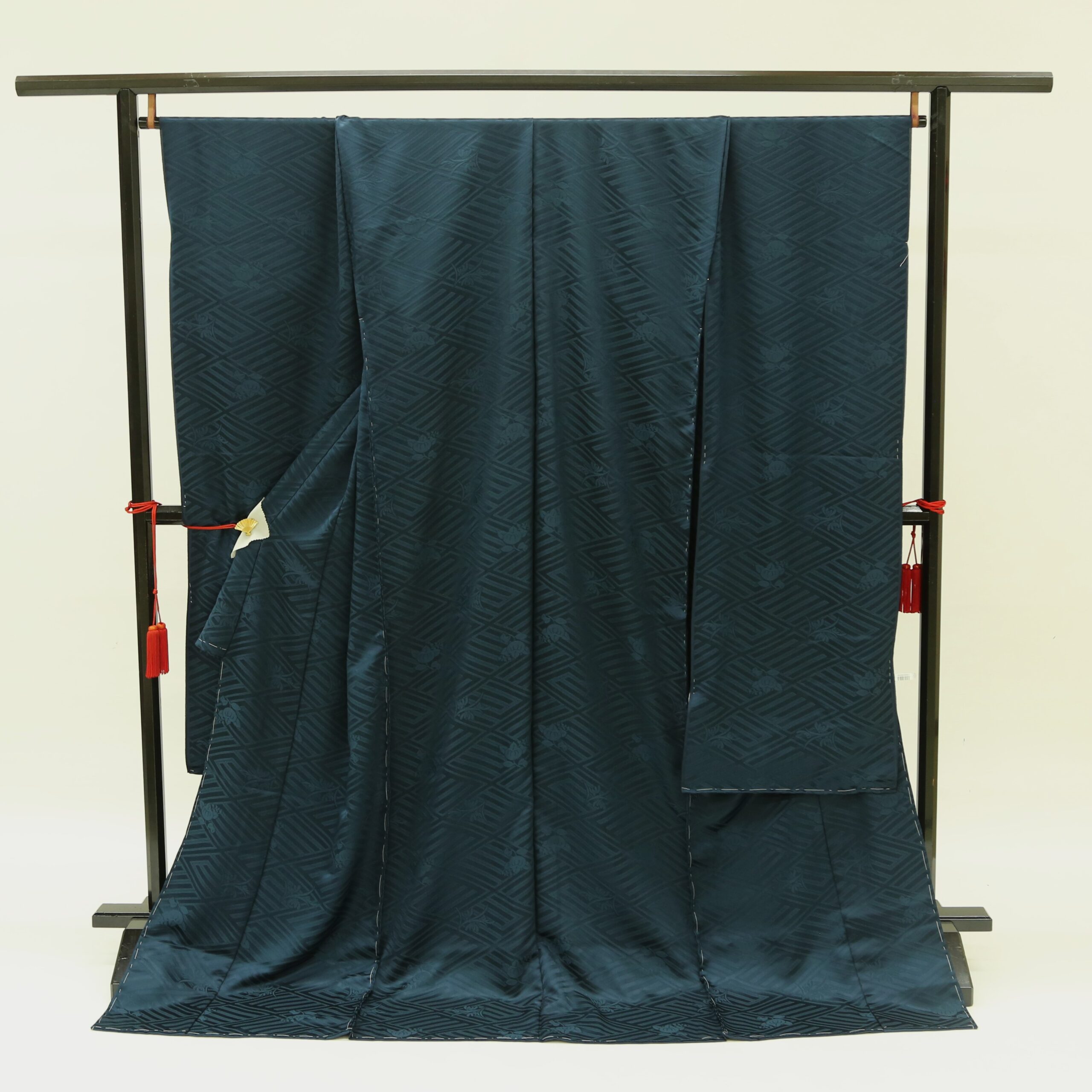 無地の振袖入荷いたしました。の画像リンク